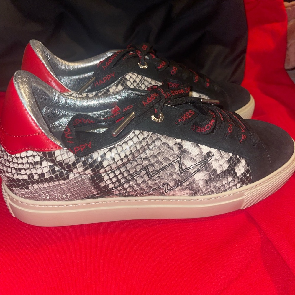 Sneakers - Picture 3 of 5